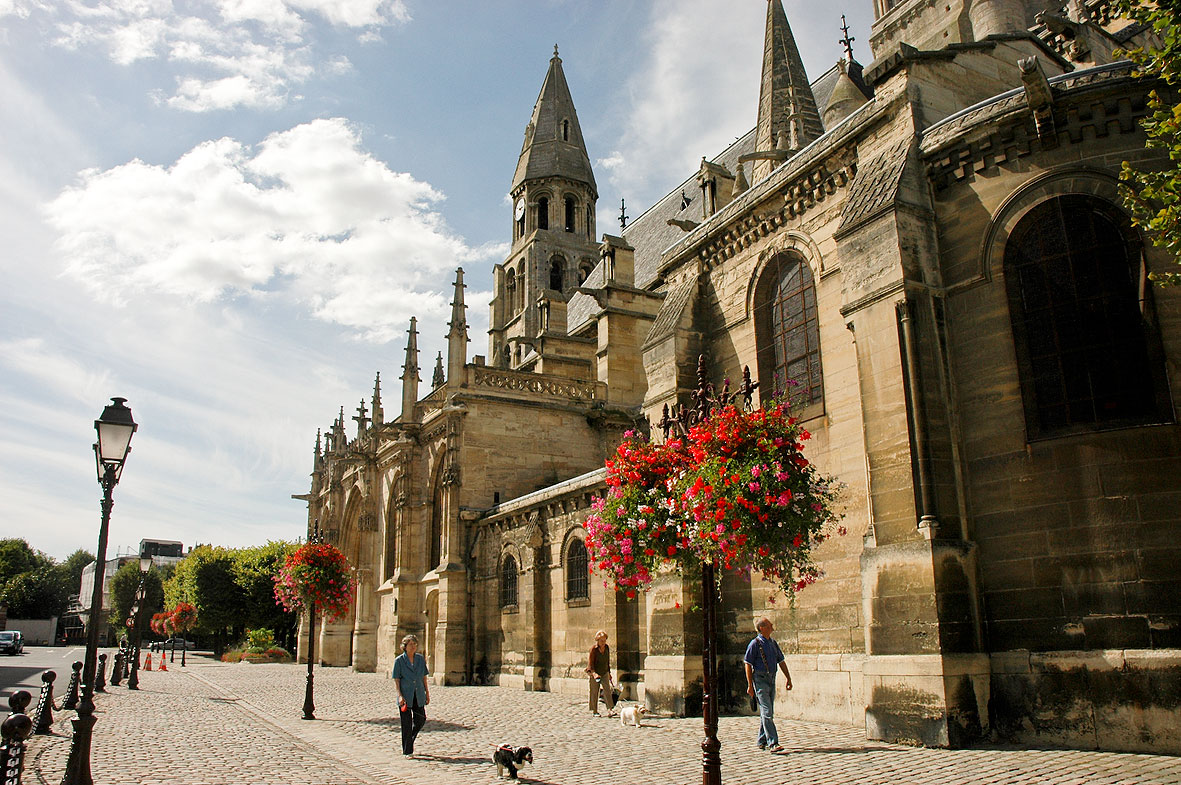 exterieur collegiale 02